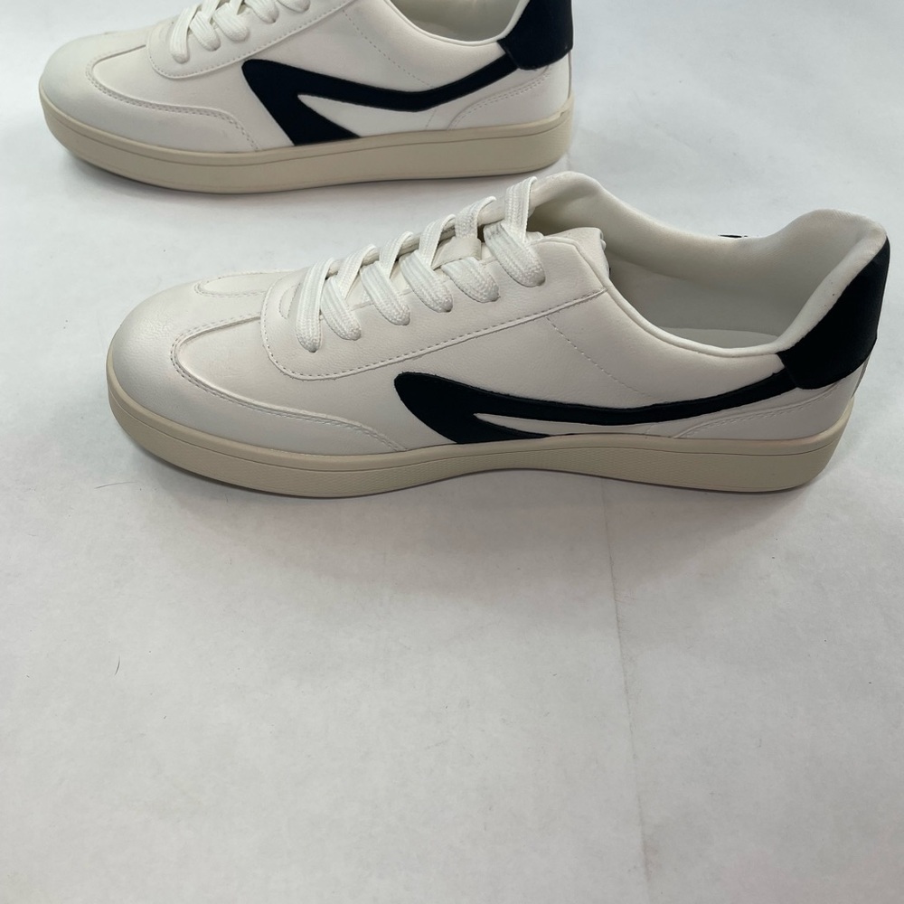 Dolce Vita Women's Voyage Low Line Lace-Up Sneakers White / Black Size 9 NEW - Picture 2 of 9